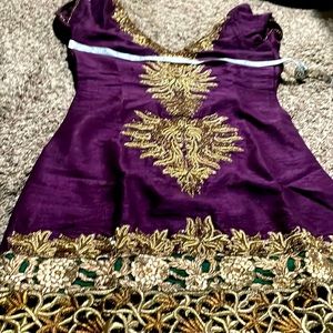 Small - medium size no slit high shirt with salwar.